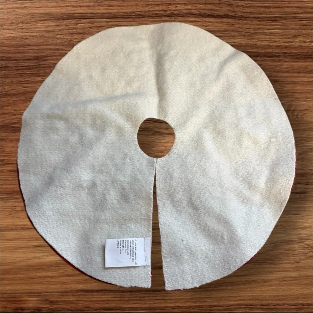 Hallmark Miniature Snowflake Tree Skirt - NWT